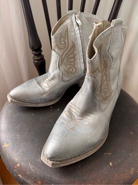 L'Idea Brand NWOT Metallic Silver & Gold Western-Style Women's Ankle Boots EU 41